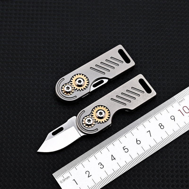 MASALONG MA-TY-059 Titanium alloy gear small blade with sharp edge and high hardness D2 steel mini folding knife, portable keychain, unboxing and express delivery knife