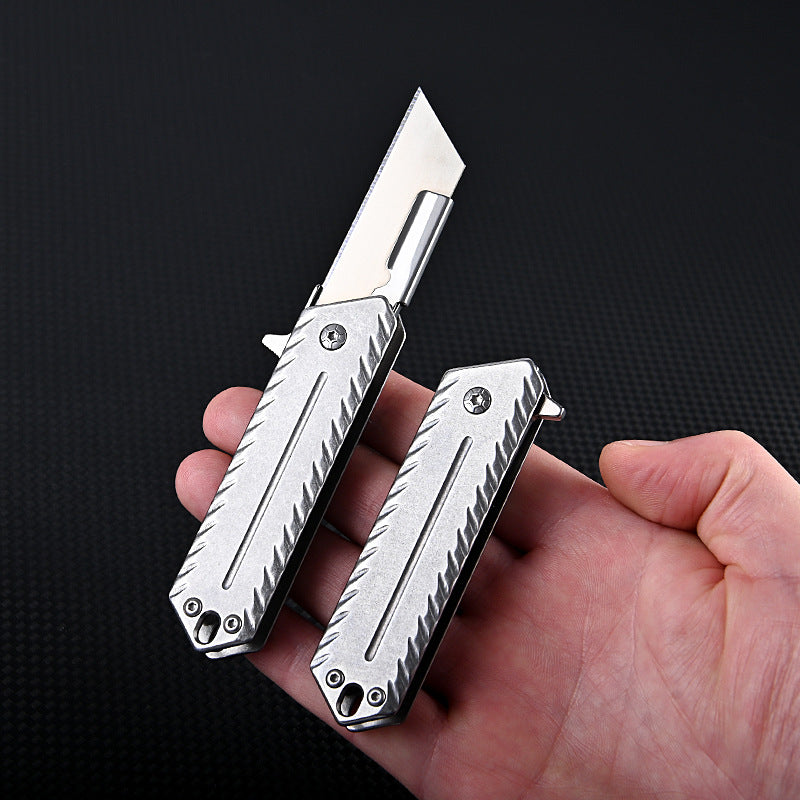 MASALONG MA-TY-032 Stainless steel heavy-duty art knife, quick opening paper knife, trapezoidal blade, replaceable unboxing knife, carpet wallpaper knife