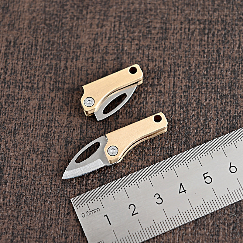 MASALONG MA-TY-004 Mini faca de sucção magnética de latão com lâmina afiada, canivete para desembalar entrega expressa, canivete dobrável pequeno para carregar chaveiros, acessórios pendurados, canivete de bolso