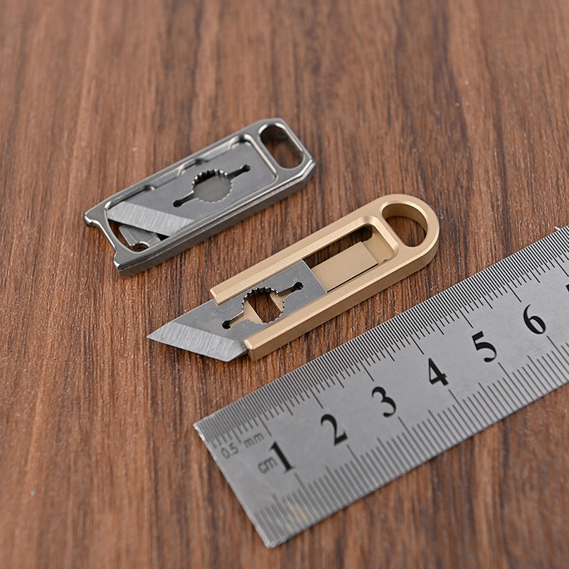 MASALONG MA-TY-068 Mini cuchillo de aleación de titanio, cuchillo de latón afilado y creativo, cuchillo de desembalaje y entrega exprés, cuchillo colgante de llavero portátil