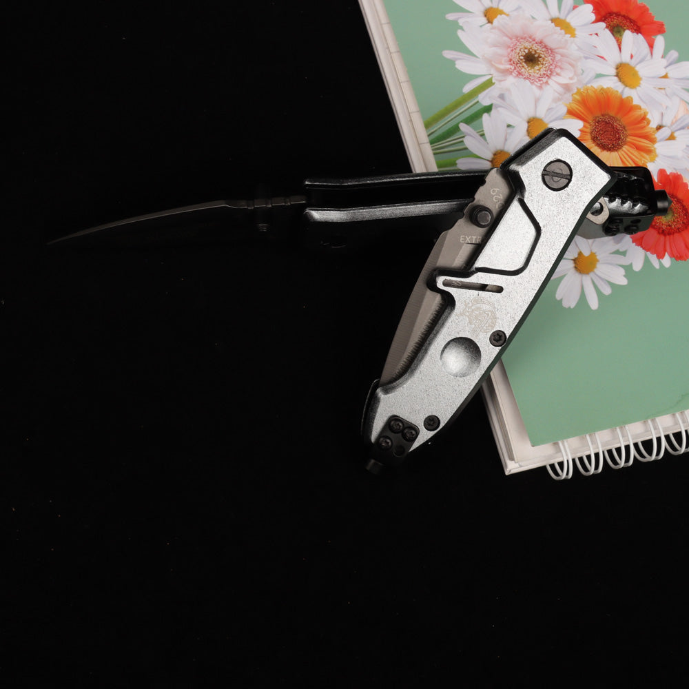 Folding Survival Knife Pocket knife 57HRC 440 tactical hunting survival Knives （Second-hand inventory collectible knives)