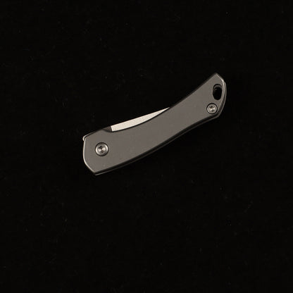 MASALONG MA-TY-014 Unboxing a high-hardness, mini stainless steel folding tool—a portable keychain accessory with a creative design.