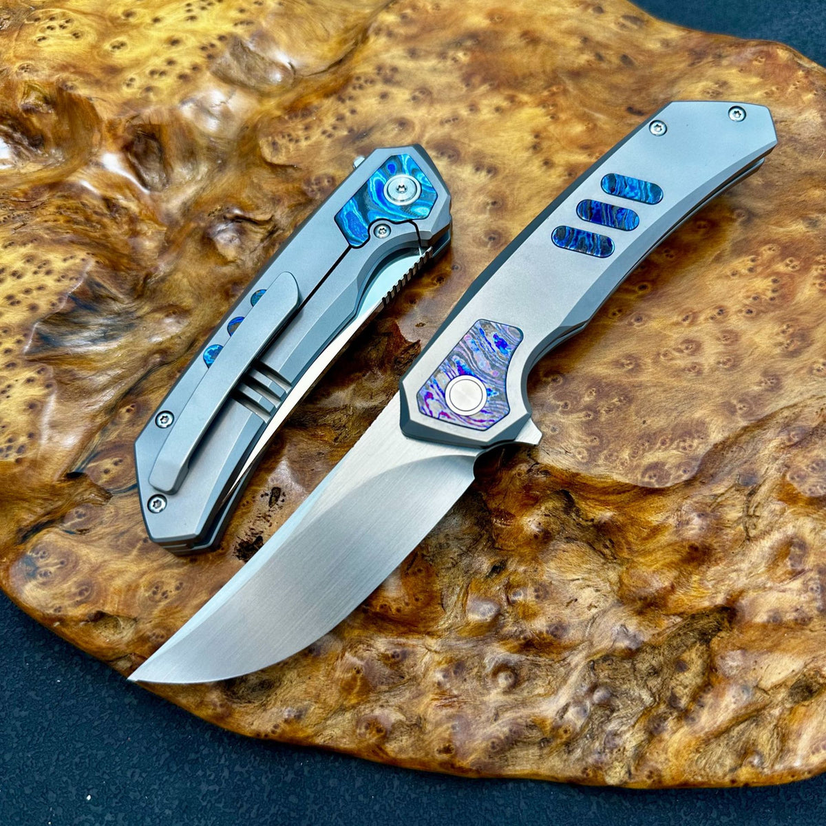 Masalong Premium-style portable folding knife—ideal for outdoor use or as a collector's piece; suitable as a household fruit knife or everyday carry (EDC) pocket knife. Features an M390 blade with a brushed or mirror finish.