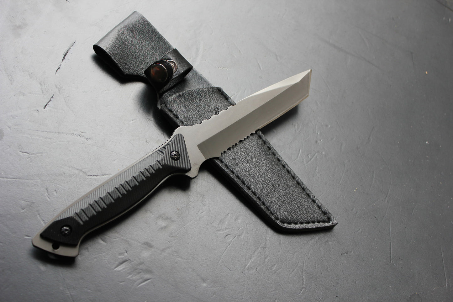 Military Survival Gear Full Tang  Dagger Leather Sheath hunting vintage knife （Second-hand inventory collectible knives)